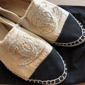 Chanel Canvas Espadrilles in Cream and Black Toe Size 39 US 7/7.5